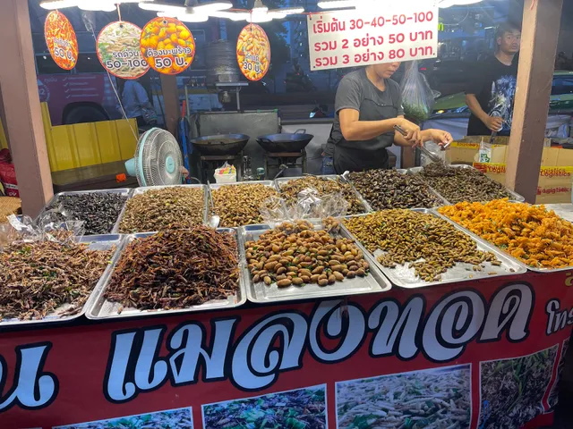 Outdoor Food Stalls (Lotus's On Nut)