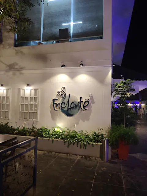 Enchanté Café & Confectionery