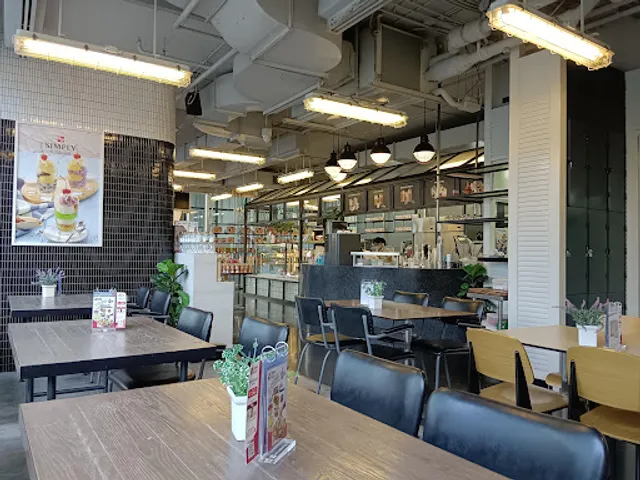 DEAN & DELUCA FYI Center