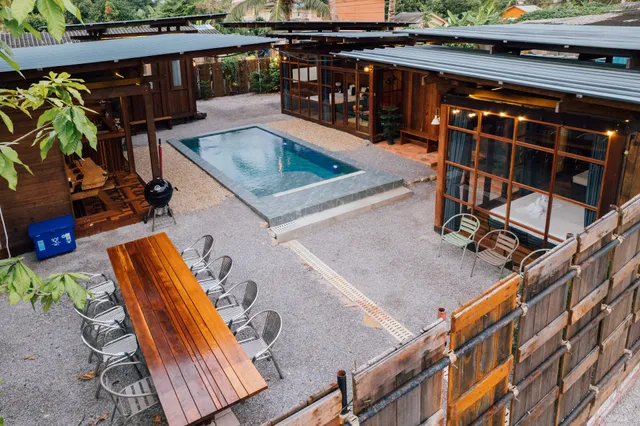 อดิเรกพูลวิลล่า Adirek Pool Villa Trang