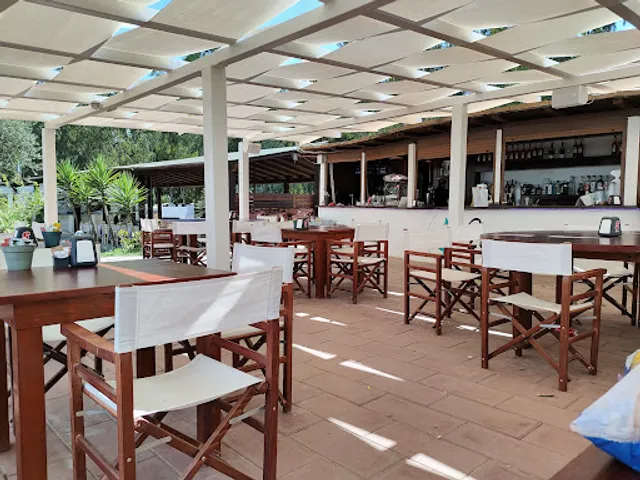 Ivy Beach - Restaurant & Lounge Bar