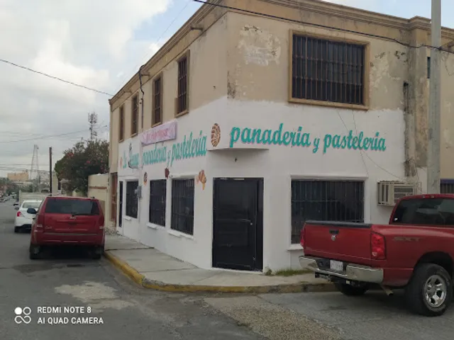 La Reyna panadería y pastelería
