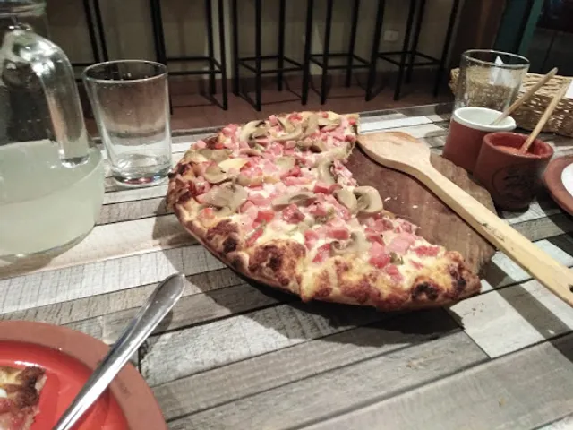 pizzeria El Hornito av.28 de julio