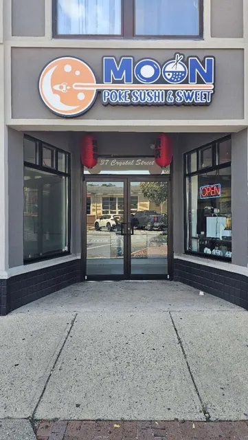 Moon Poke, Sushi & Sweets