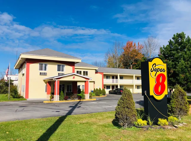 Super 8 by Wyndham Monticello