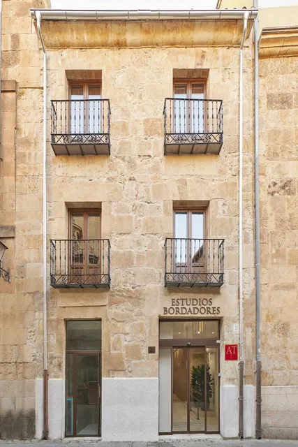 Estudios Bordadores by Valdesierra