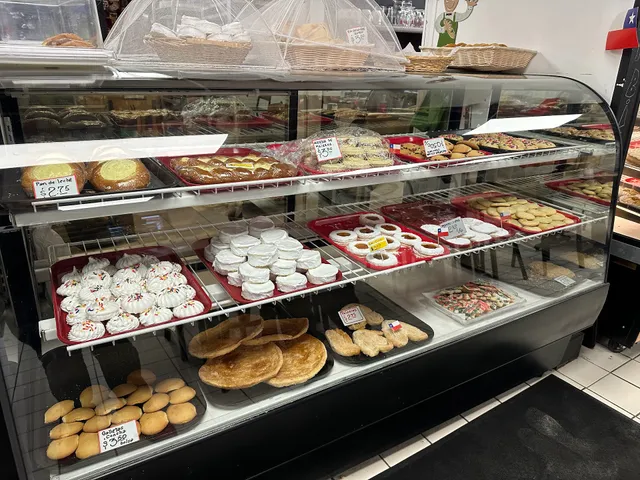 Guztap Bakery & Restaurant (Chilean food)