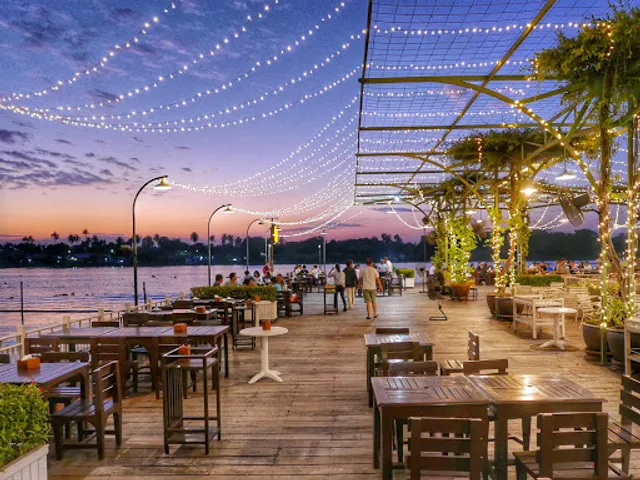 Song Fang Klong River Side Restaurant