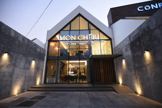 Mon Cheri Ice Cream, Bakery & Cafe