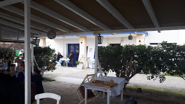 Fish tavern the rock, Leo family