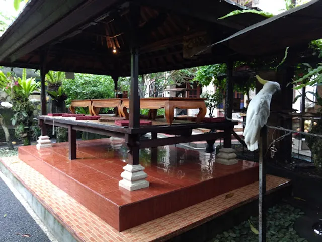 Warung Babi Guling Ibu Oka 3