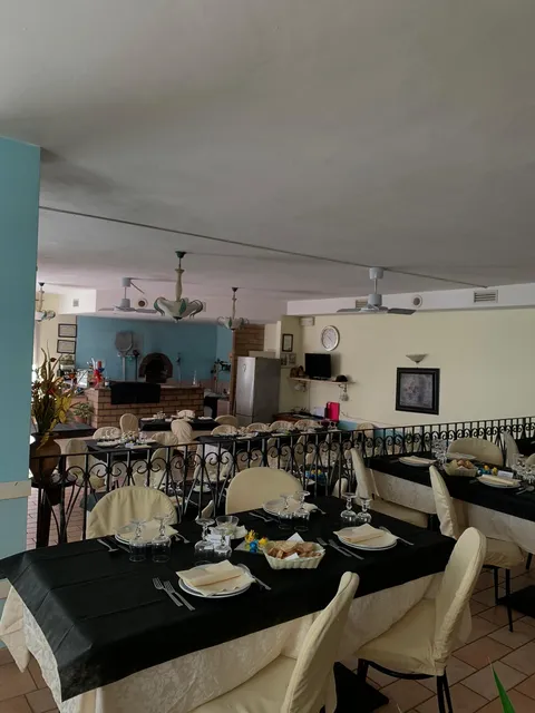 Al Pavone Bianco Ristorante Pizzeria e casa vacanze