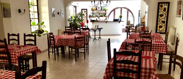 Le Rocher - Pizzeria - Bar - Chambres d'Hôtes