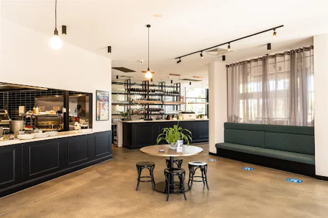 Town & Country Pizza and Pasta Leopold