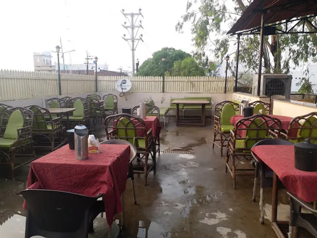 Royal Bar And restaurant