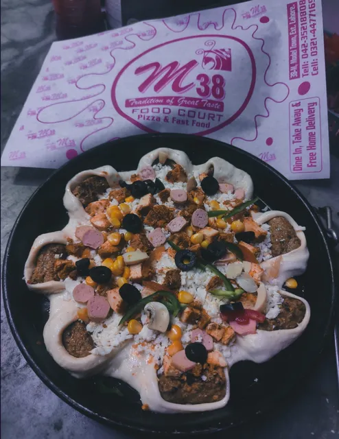 M 38 Pizza