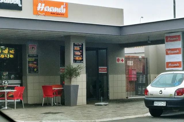 Haandi Elgin Mall (Traditional Indian Food)