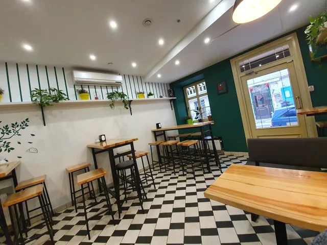 Чотири Чебуреки. Prosecco Bar