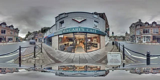 Macari's Cafe