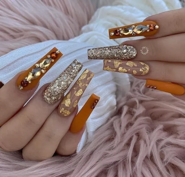 Bloom Nails Art