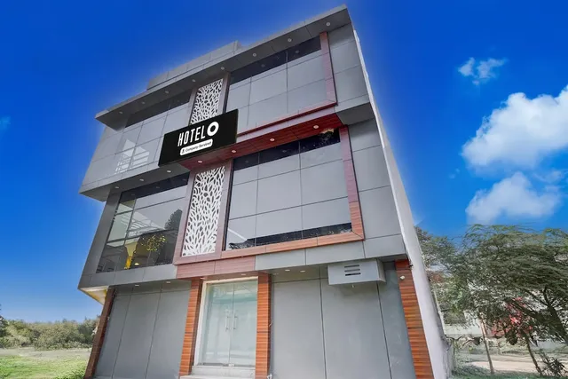 Hotel O Gomti Nagar Near Amity Formerly Hotel Green Apple