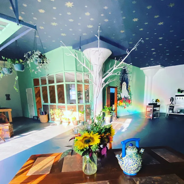 Snowy Owl Arts & Tea House