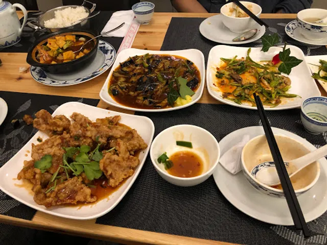 Mama Cai 何家欢 媽媽菜