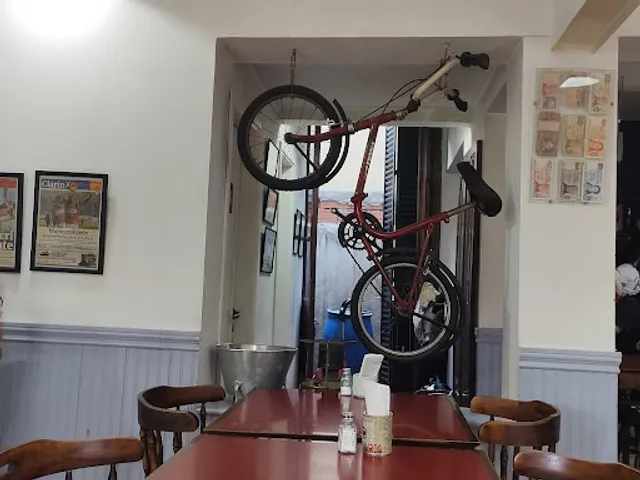 Mario y la bicicleta colorada