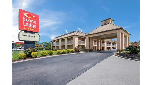 Econo Lodge Inn & Suites Knoxville East