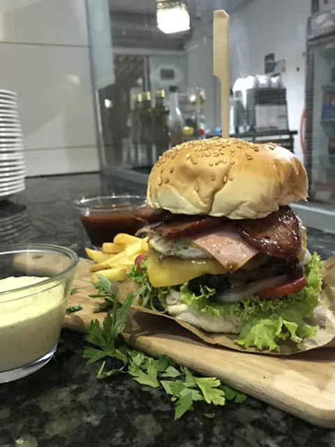 Bate Papo Hamburgueria Artesanal e Petíscaria