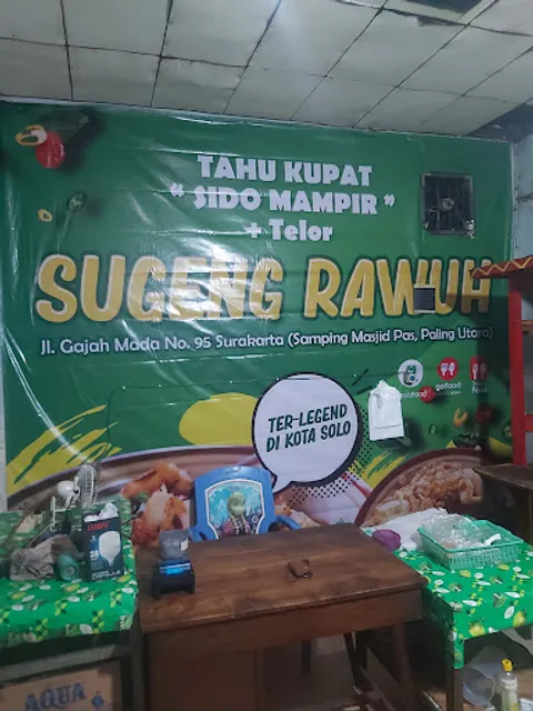 Tahu Kupat Sido Mampir plus telor