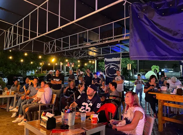 Marina 84 Sports Bar & Grill - Fort Lauderdale