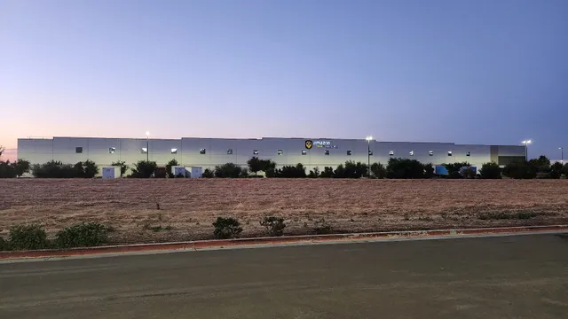 OAK3 Amazon Fulfillment Center