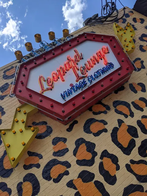 Leopard Lounge