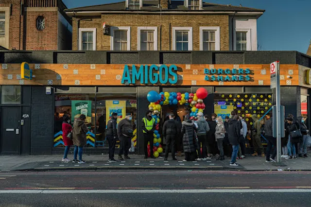 Amigos Burgers & Shakes-Holloway