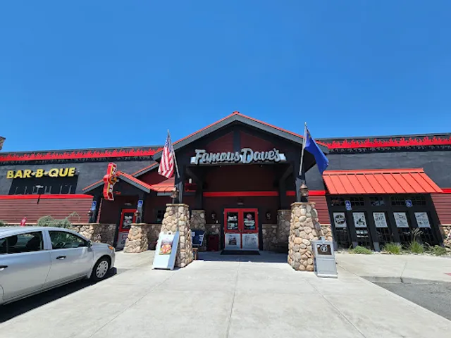 Famous Dave's Bar-B-Que