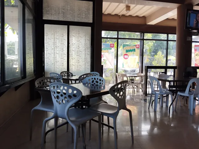 Chicken Hauz Restaurant