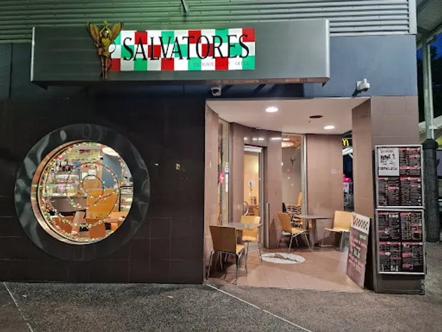 Salvatores Cafe