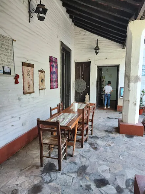 Patio de comidas regionales El Cardon