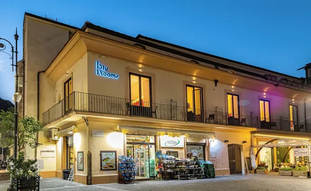 Blue Rooms S.A.S. Di Di Leva & Rossano C.