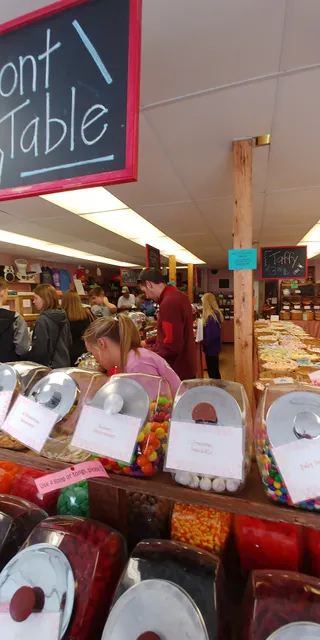 Cuzzin's Candy Store