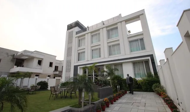 Collection O Eden Residency