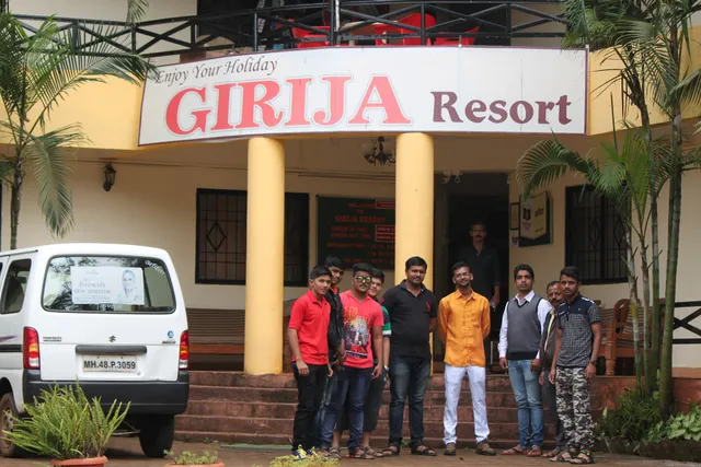 Hotel Girija Resort