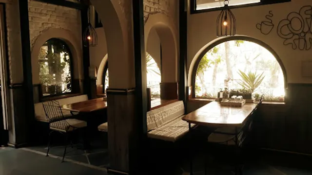 Colonel's Cafe Naukuchiyatal