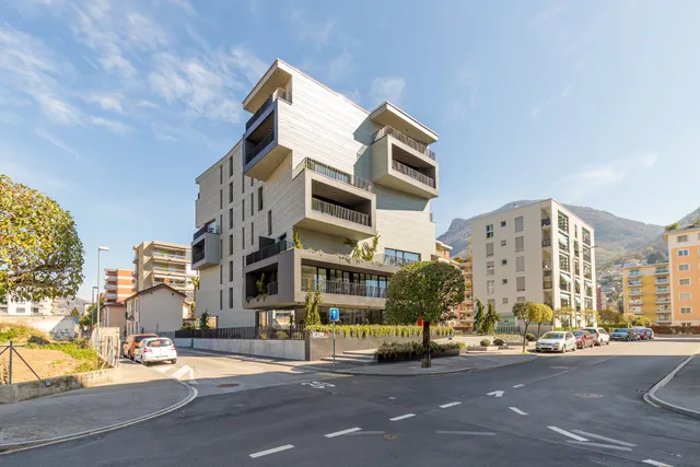 ICON H Luxury Business Apartments & Suites - Short & Long-term Rent