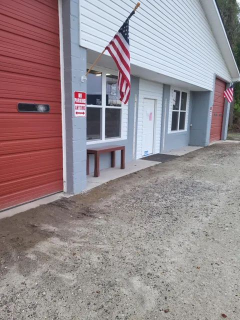 Random Treasures & Feed LLC