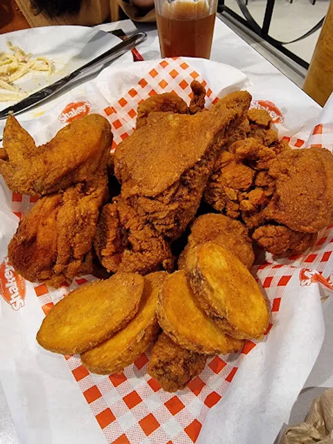 Shakey's New Mindanao Ave