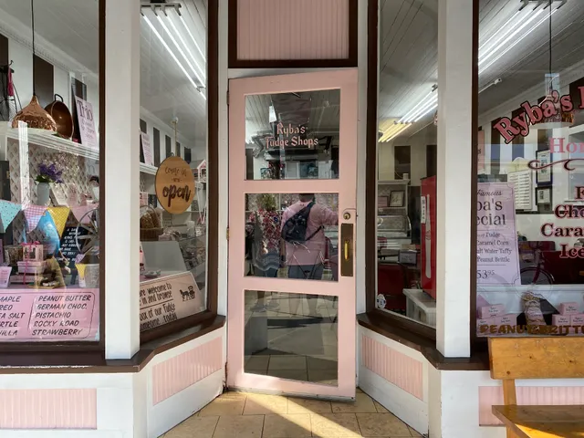Ryba's Fudge Shop - Dennany Store