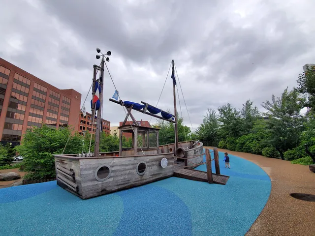 Childrens Wharf Harborwalk