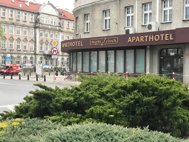 Hostel Night o'clock